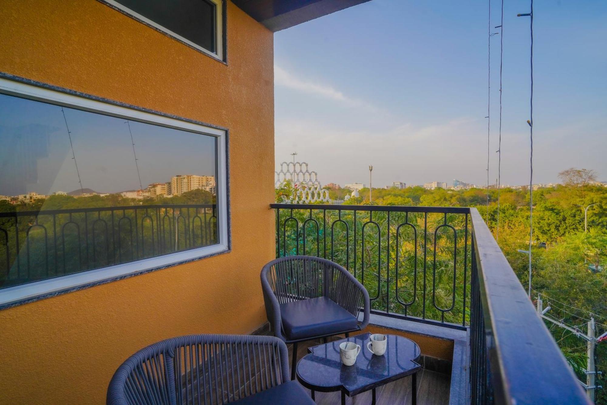 Hotel The Hidden Door-Near Jaipur Airport Екстериор снимка
