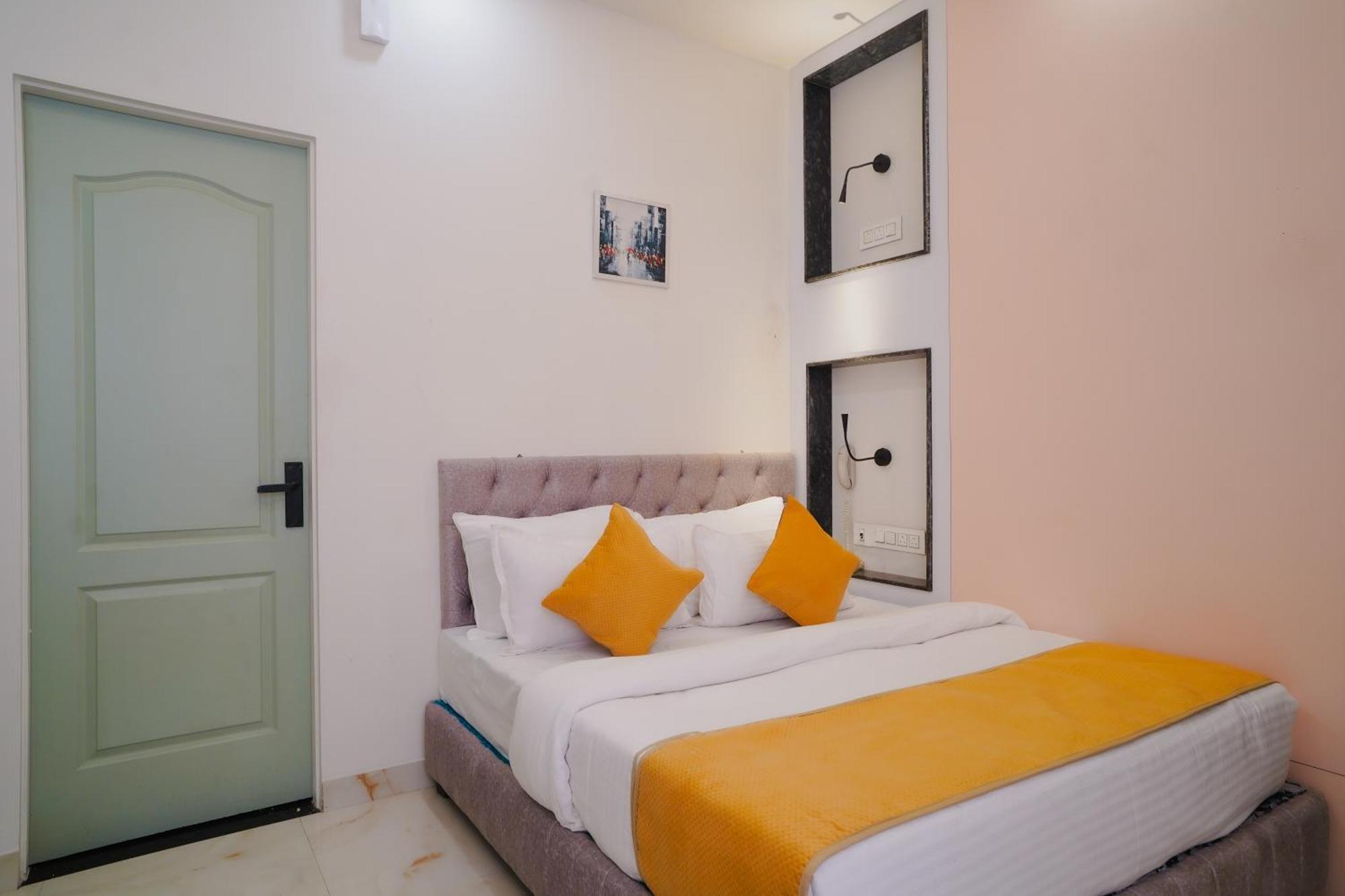 Hotel The Hidden Door-Near Jaipur Airport Екстериор снимка